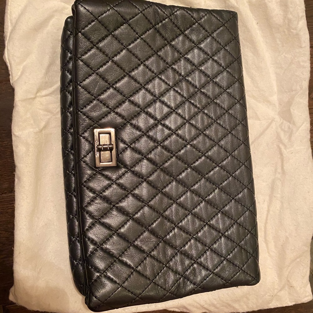 CHANEL clutch!